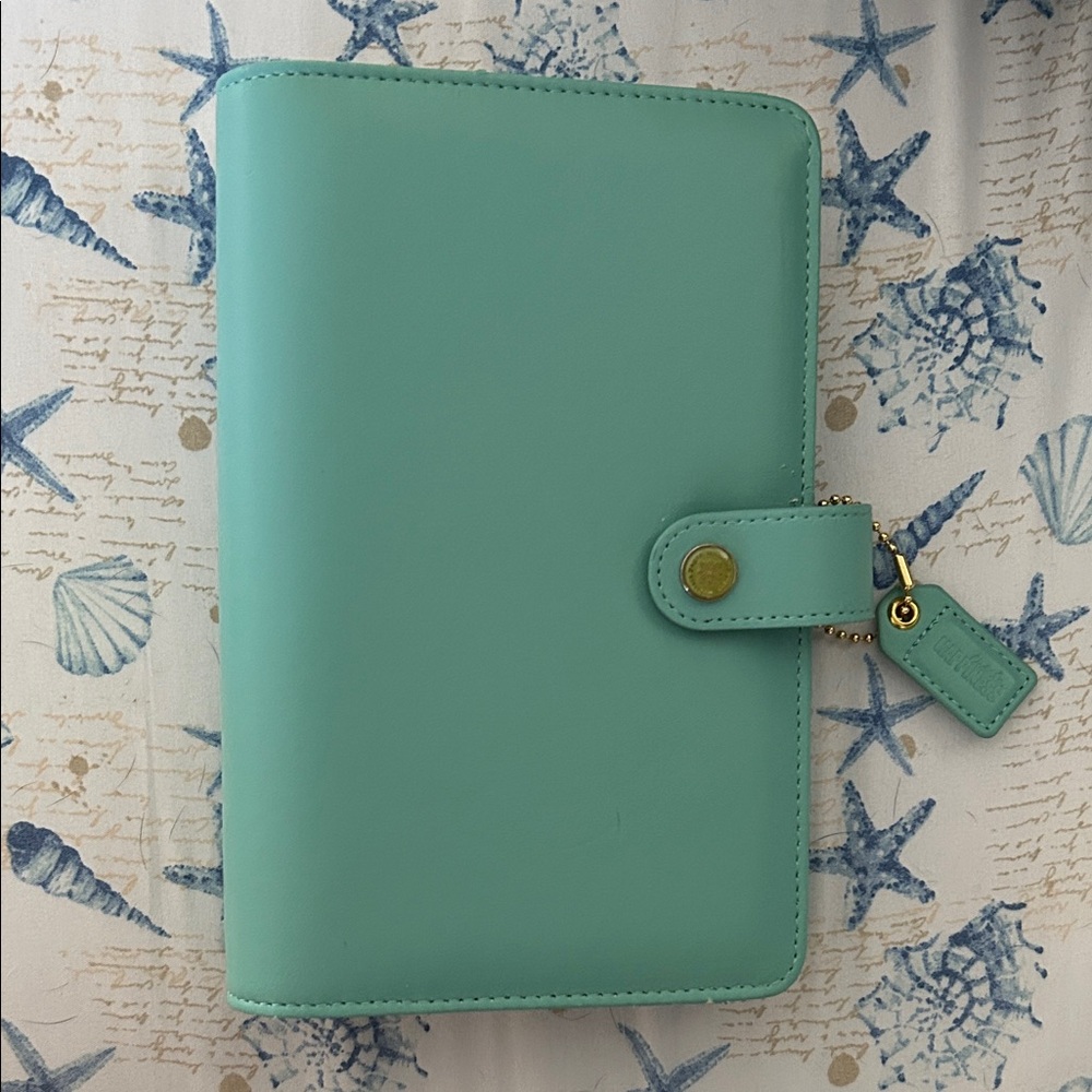 Aqua Planner with Snap Closure
